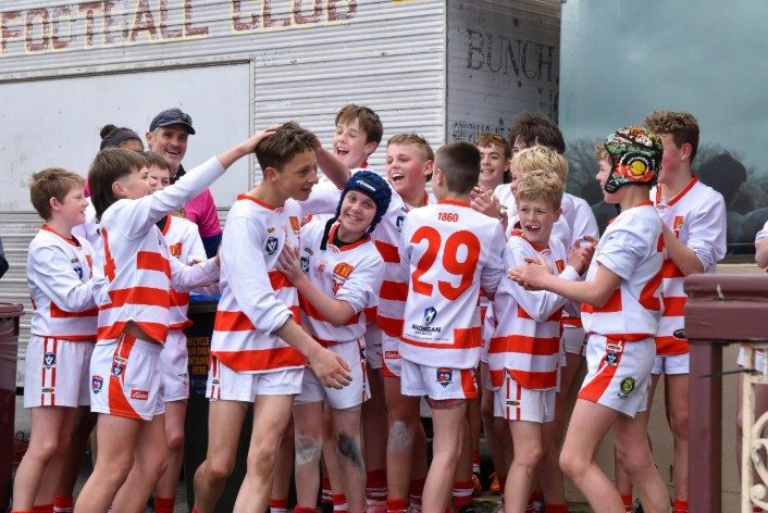 Ballarat Swans FNC junior team celebrating